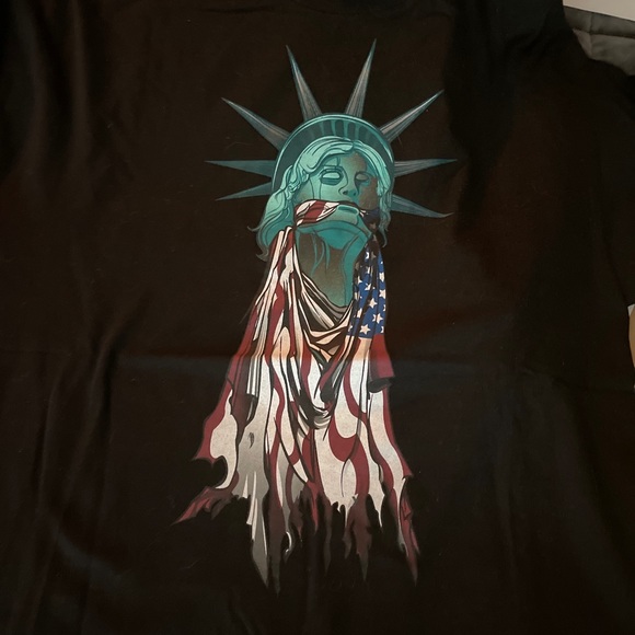 The hundreds worn once dissent - Picture 2 of 2